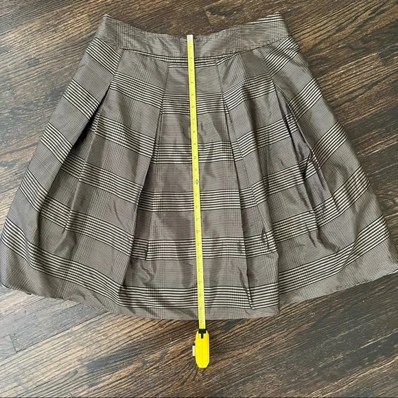 Gunex bubble hem brown glenn plaid pleated skirt. Made in Italy. Size 6. - Picture 1 of 5